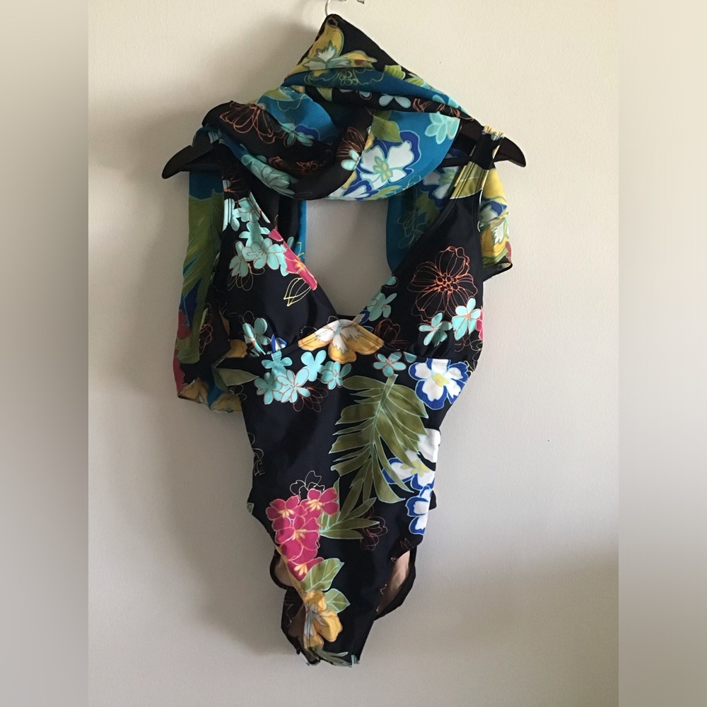 Vintage Newport News Floral Bathing Suit w/Sarong.